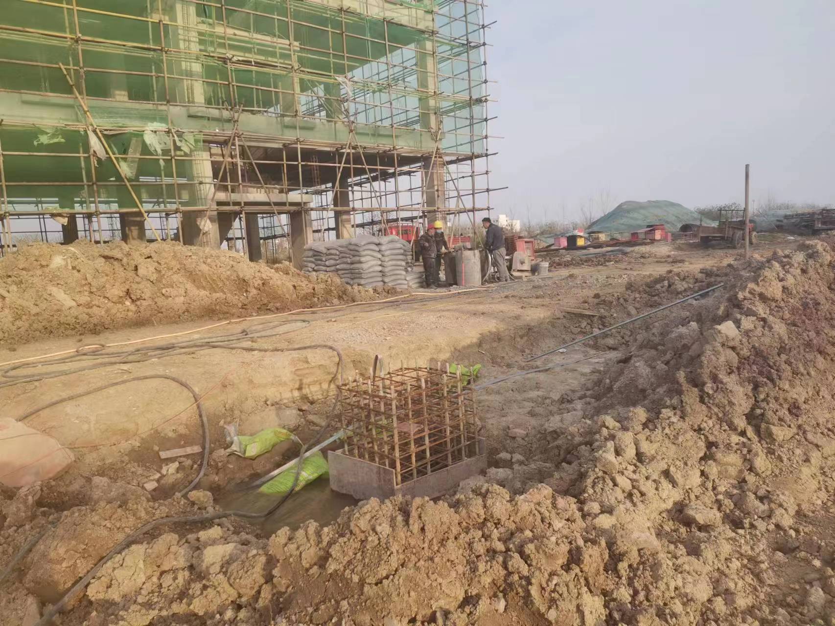 凌河当桥梁出现裂缝的时候应该及时加固修补